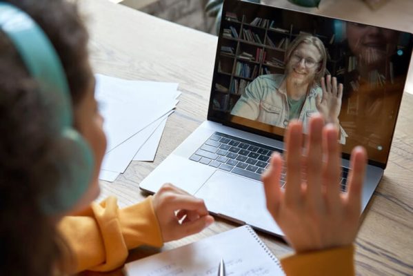 Giải pháp đào tạo trực tuyến cho trường giúp học sinh hứng thú học tập