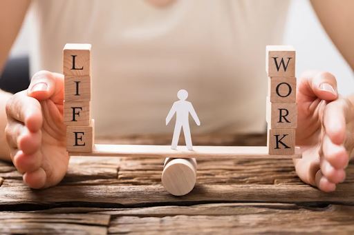 Tạo điều kiện để nhân viên có thể cân bằng giữa công việc và đời sống cá nhân khi làm việc từ xa