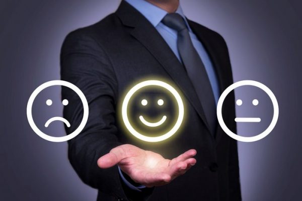 Thái độ của nhân viên có thể ảnh hưởng đến sự hài lòng của khách hàng