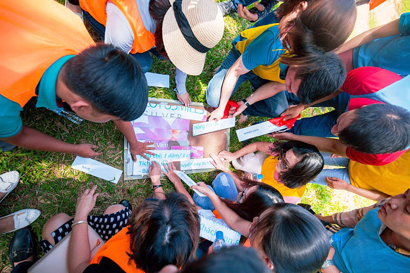 Các thành viên chung team tham gia các thử thách