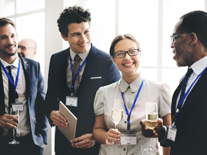 Water Cooler Chat là những cuộc trò chuyện đơn giản để rèn luyện kỹ năng giao tiếp