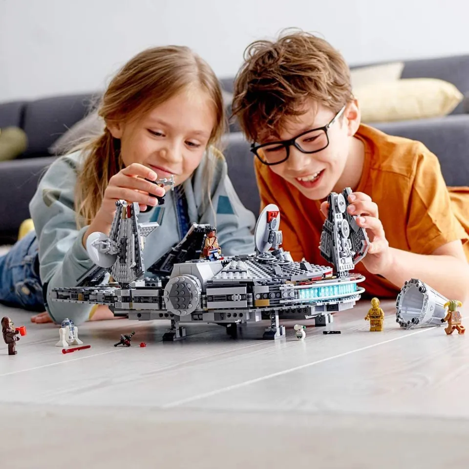 Chiến dịch Millennium Falcon của Lego